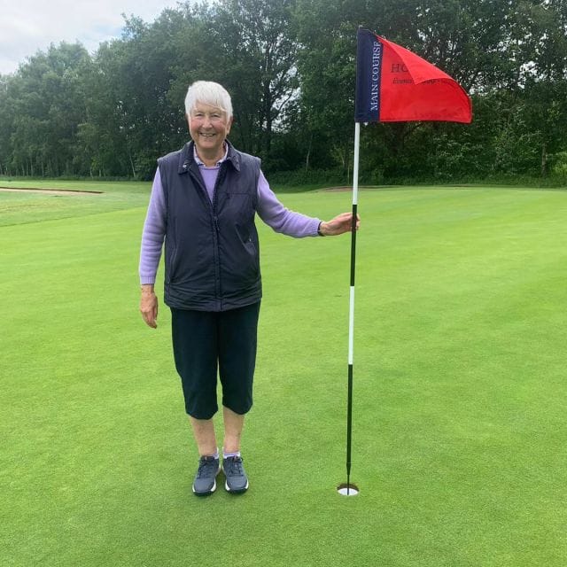 🎉 Congratulations to our Member Valerie who achieved her 1st ever HOLE IN ONE on the 12th of the Main Course last Thursday. 🏌‍♀️⛳️ A huge well done from all the Team at Hoebridge. 👏👍👏 (Same again next week Valerie?!) 🎉

#hoebridge #hoebridgegc #golfcenter #golf #holeinone #congratulations #golfmembership #surreygolf